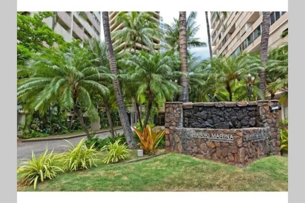 Spacious Studio W/ Parking, Beach/Mall/Park Honolulu 0*,